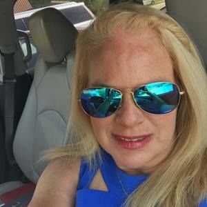 Meet your Posher, Stacy